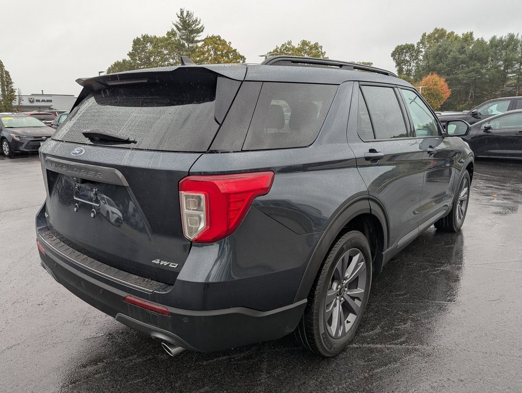 Used 2022 Ford Explorer XLT w/ Equipment Group 202A image 6