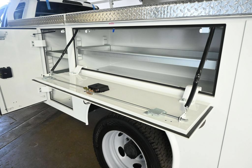 New 2026 Ford F450 XL w/ XL Chrome Package RWD image 24