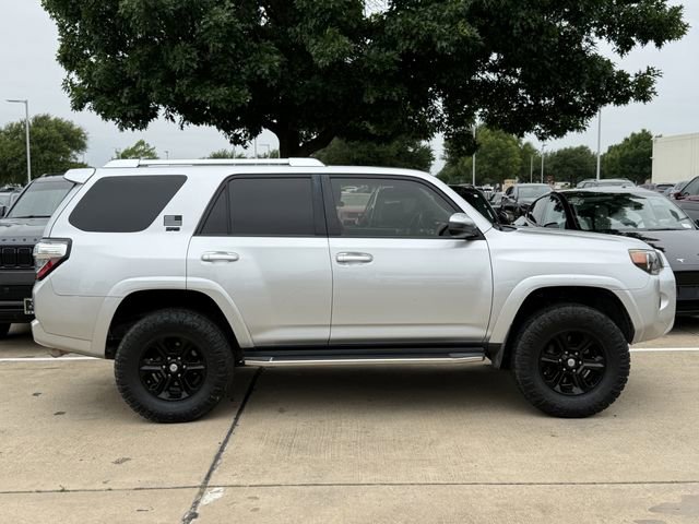 Used 2018 Toyota 4Runner SR5 RWD image 3