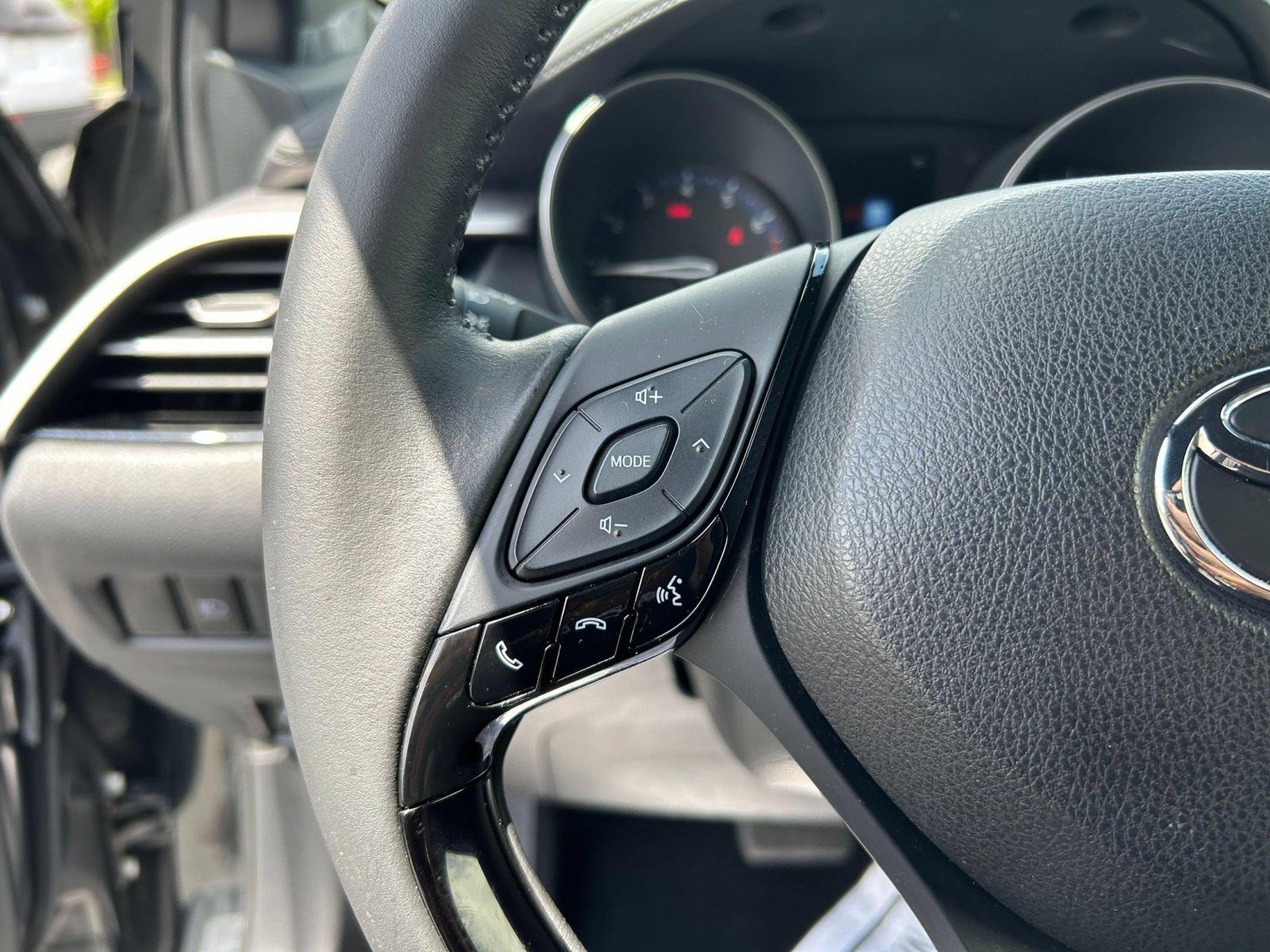 Used 2022 Toyota C-HR Nightshade FWD image 15