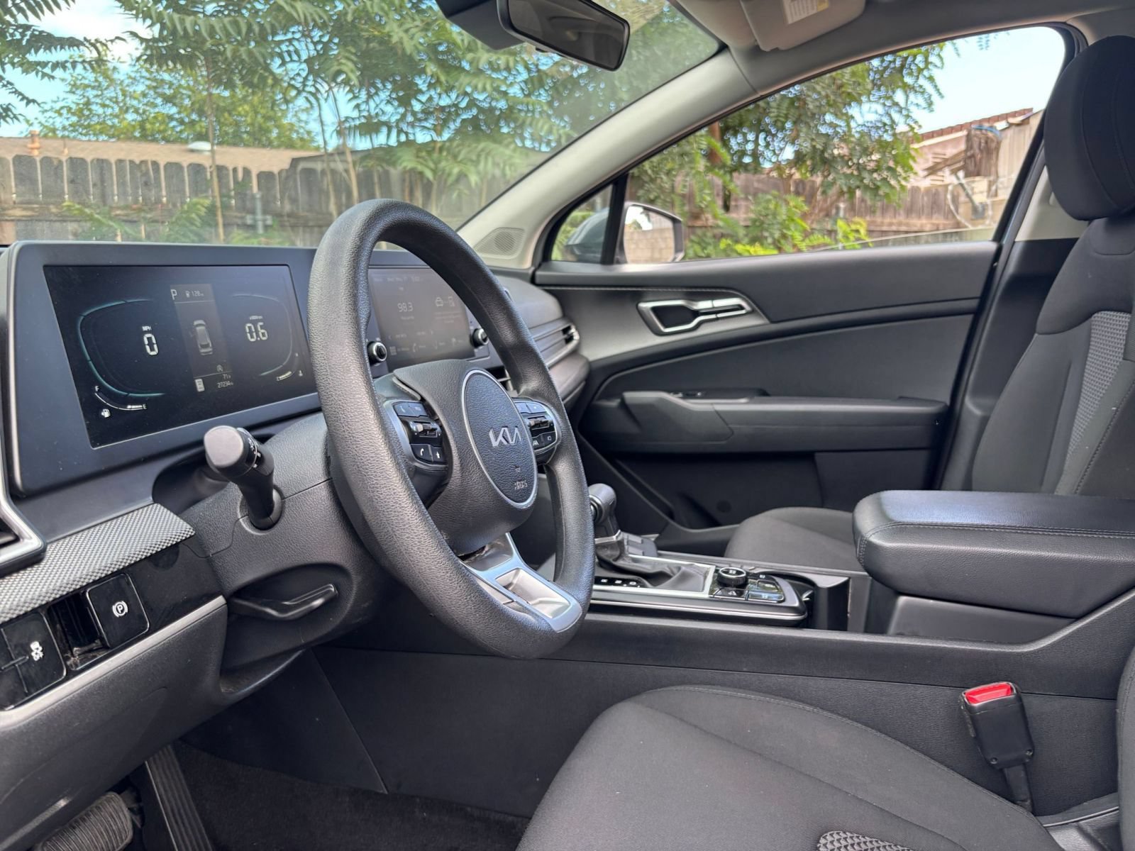 Used 2025 Kia Sportage LX FWD image 33
