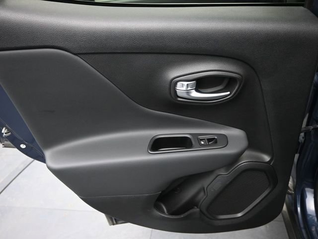 Used 2022 Jeep Renegade Limited AWD/4WD image 16