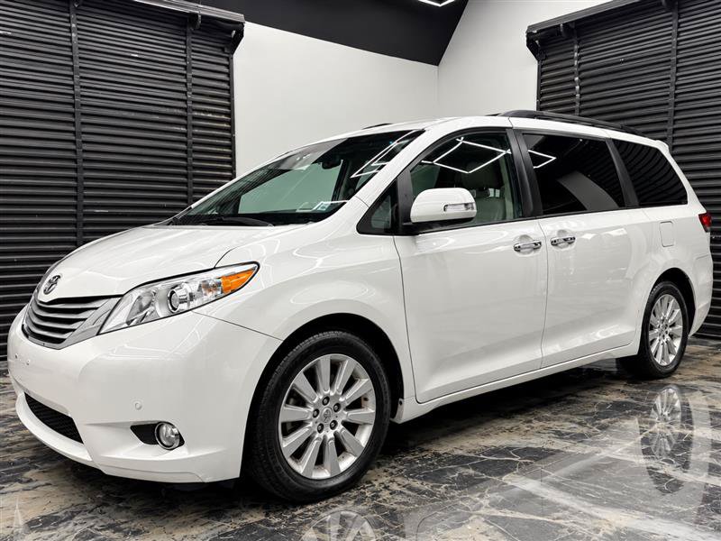 Used 2013 Toyota Sienna Limited w/ Premium Pkg AWD/4WD image 2