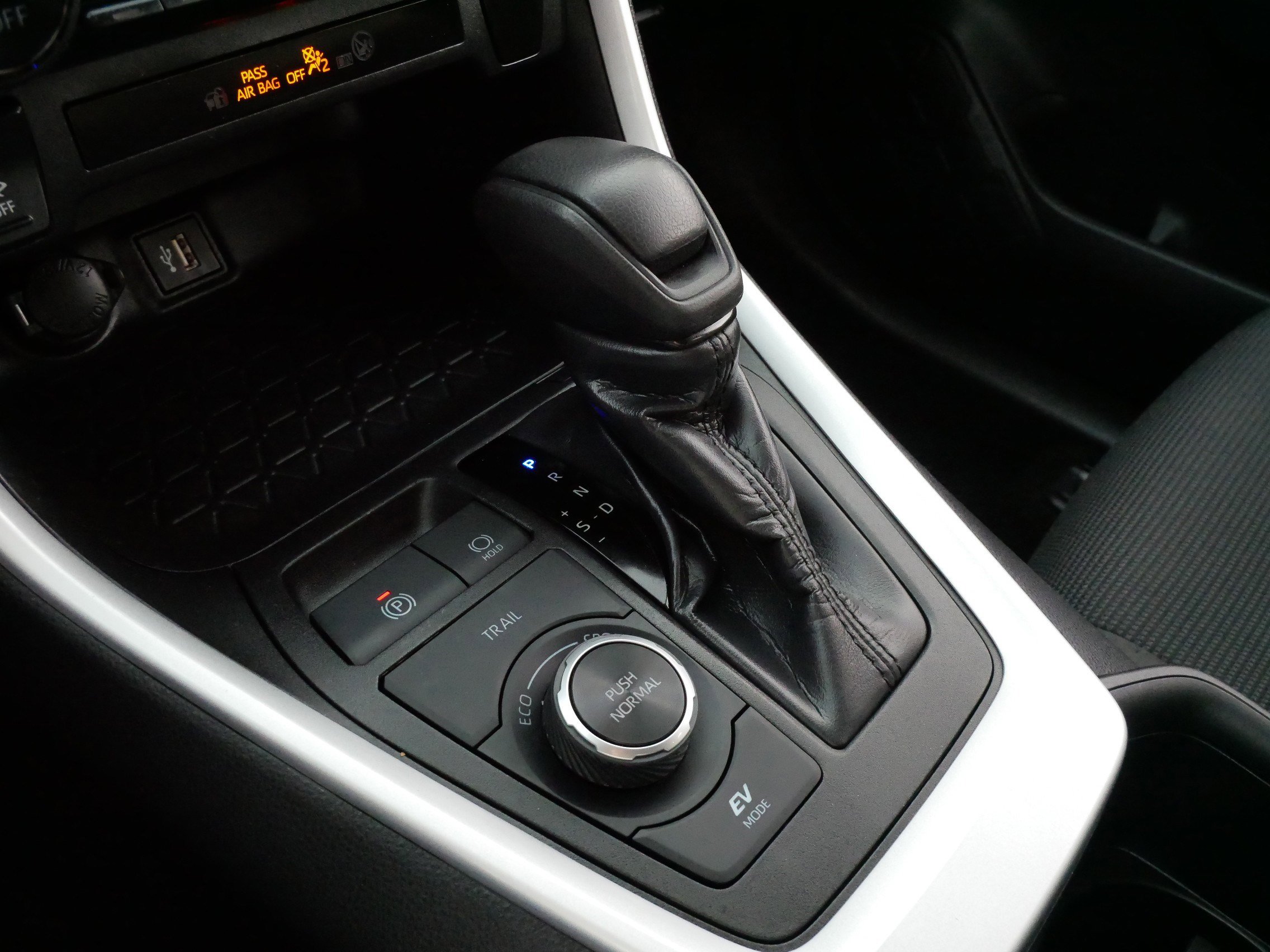 Used 2024 Toyota RAV4 LE image 24