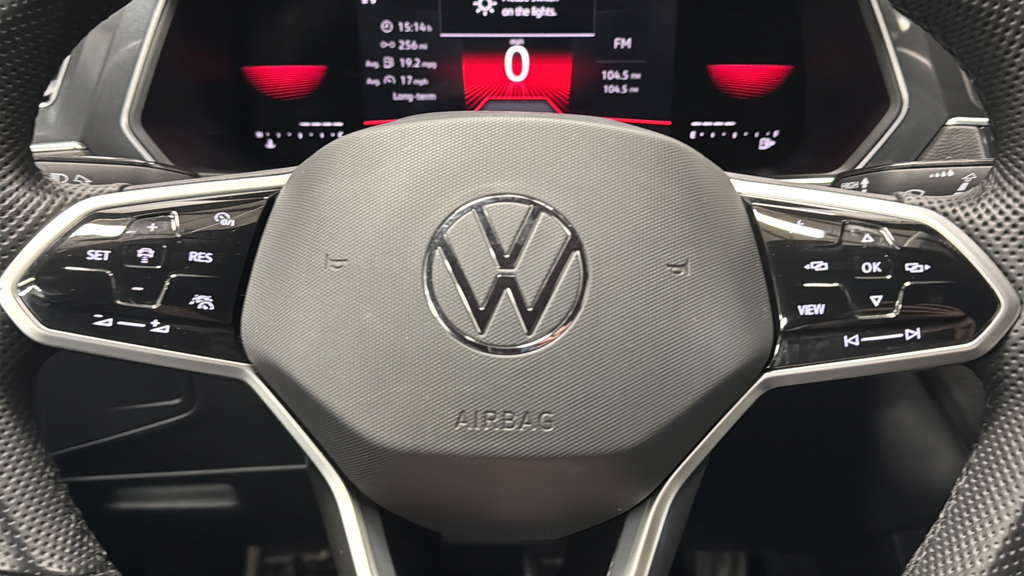 Used 2022 Volkswagen Tiguan SE R-Line AWD/4WD image 16
