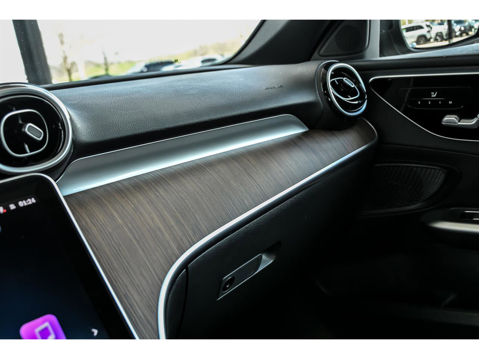 Certified 2025 Mercedes-Benz C 300 4MATIC Sedan image 21
