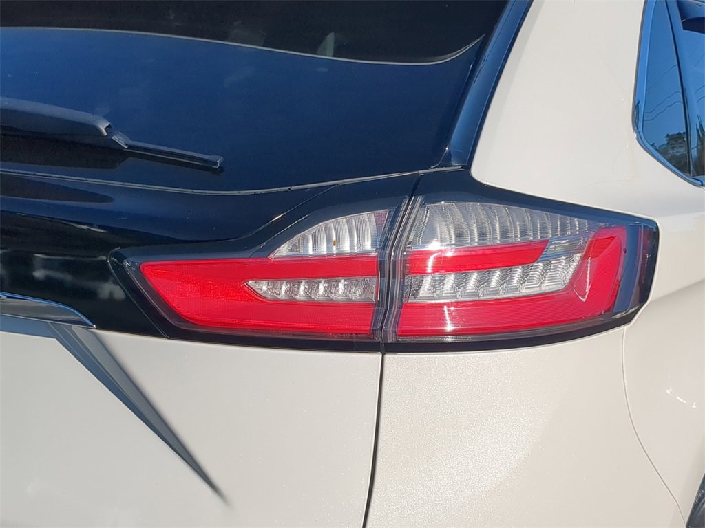 Used 2020 Ford Edge Titanium image 8