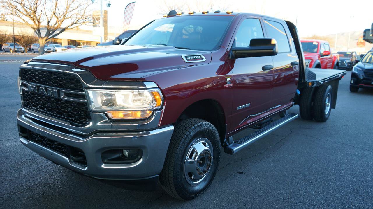 Used 2022 RAM 3500 Tradesman w/ Chrome Appearance Group AWD/4WD image 7