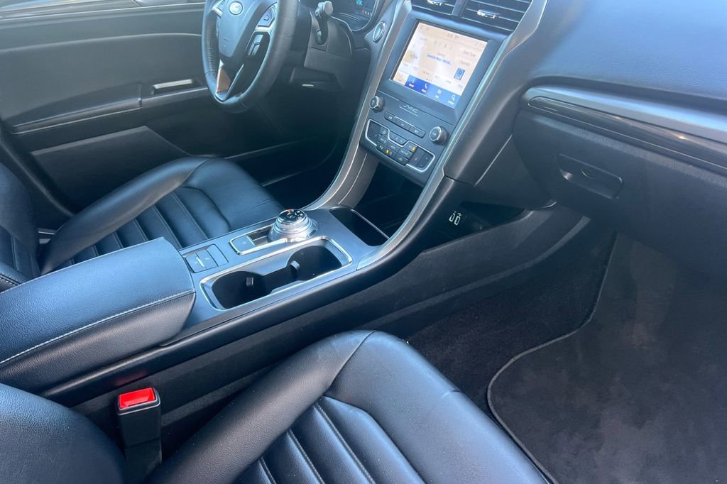 Used 2020 Ford Fusion SEL FWD image 17