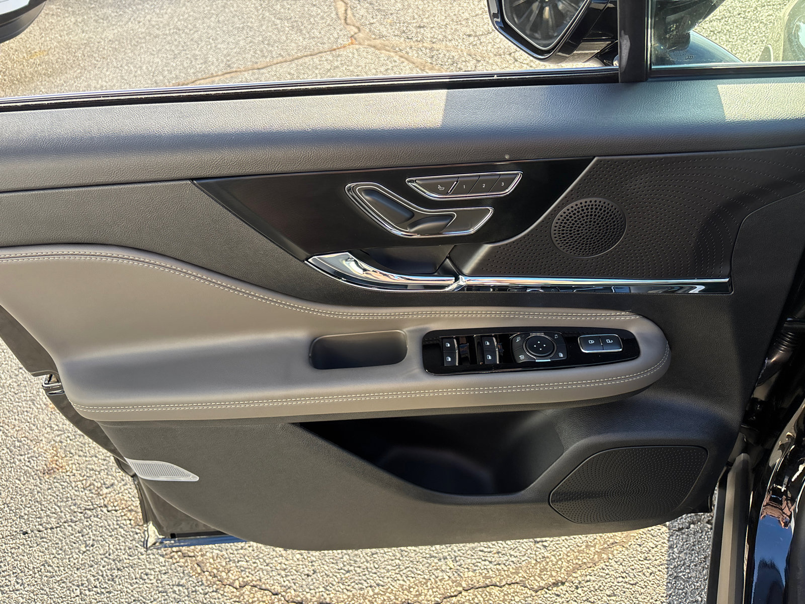 New 2026 Lincoln Corsair Reserve image 11