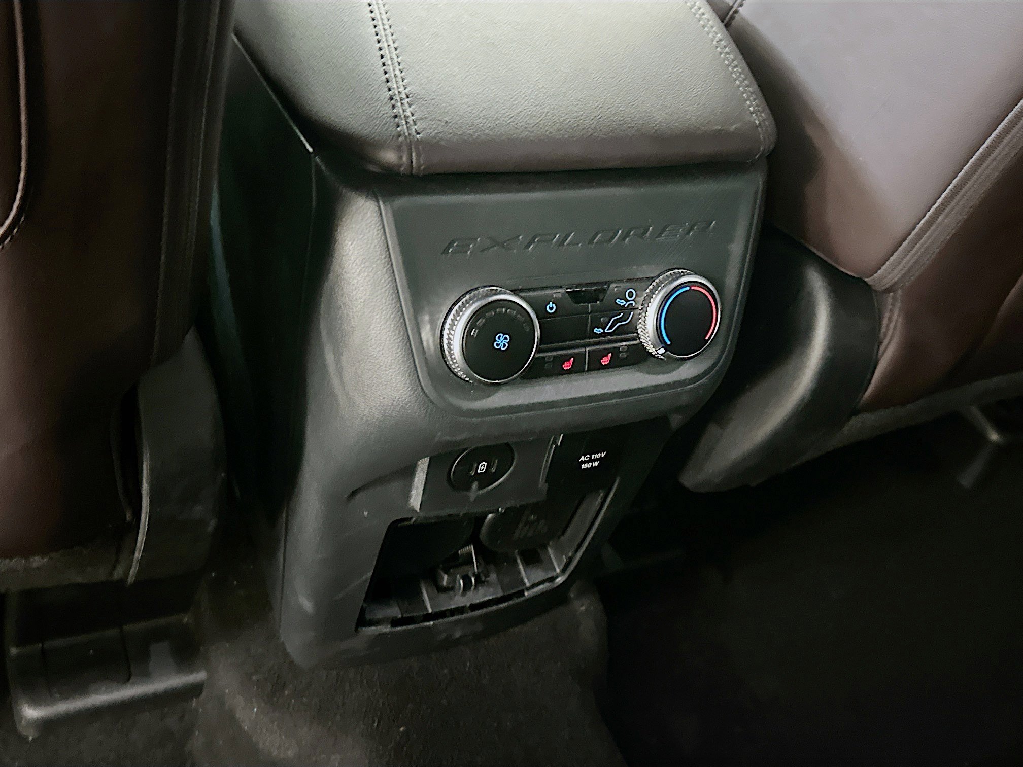 Used 2025 Ford Explorer Platinum w/ LUX Leather Package AWD/4WD image 29