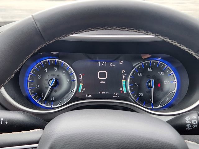 Used 2023 Chrysler Pacifica Touring-L FWD image 15
