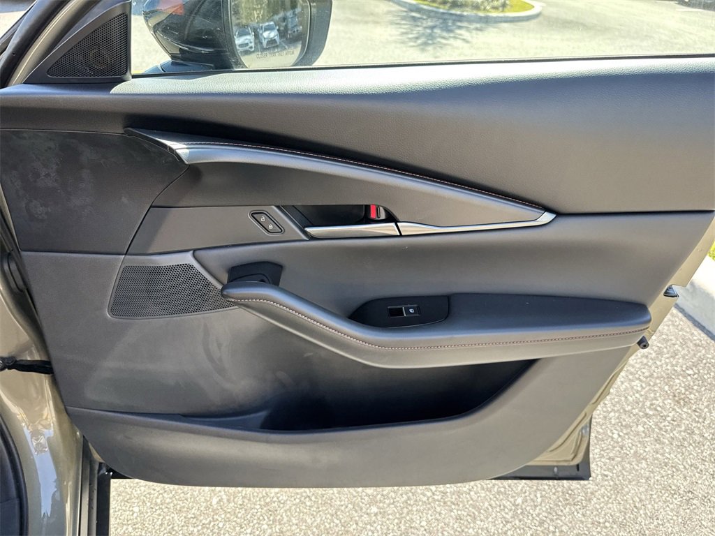 New 2024 MAZDA CX-30 Carbon image 44