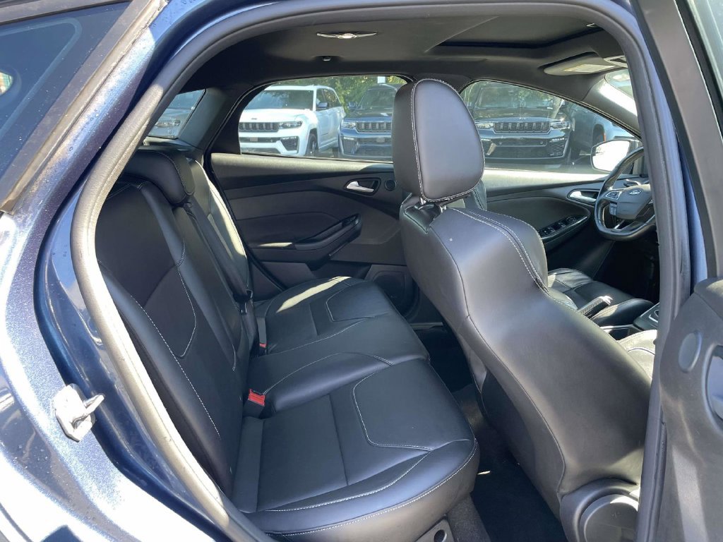 Used 2018 Ford Focus ST w/ Equipment Group 402A FWD image 17