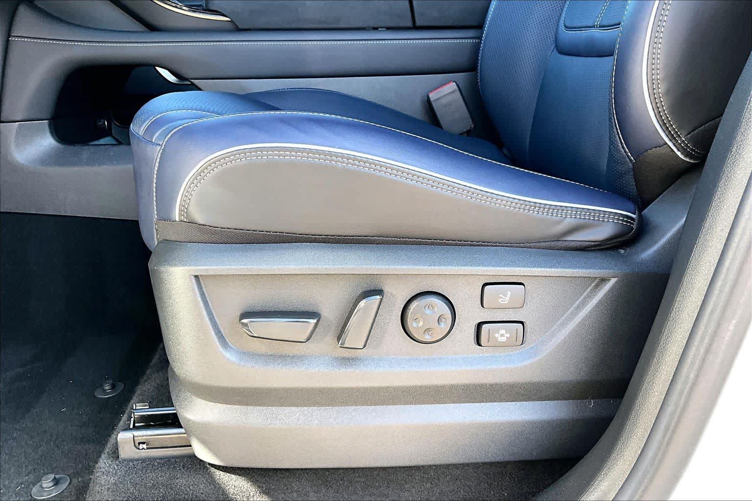 Used 2026 INFINITI QX80 4WD w/ Sport Exterior Package image 33