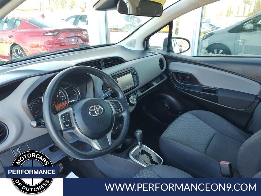 Used 2017 Toyota Yaris L w/ Carpet Mat Package FWD image 11