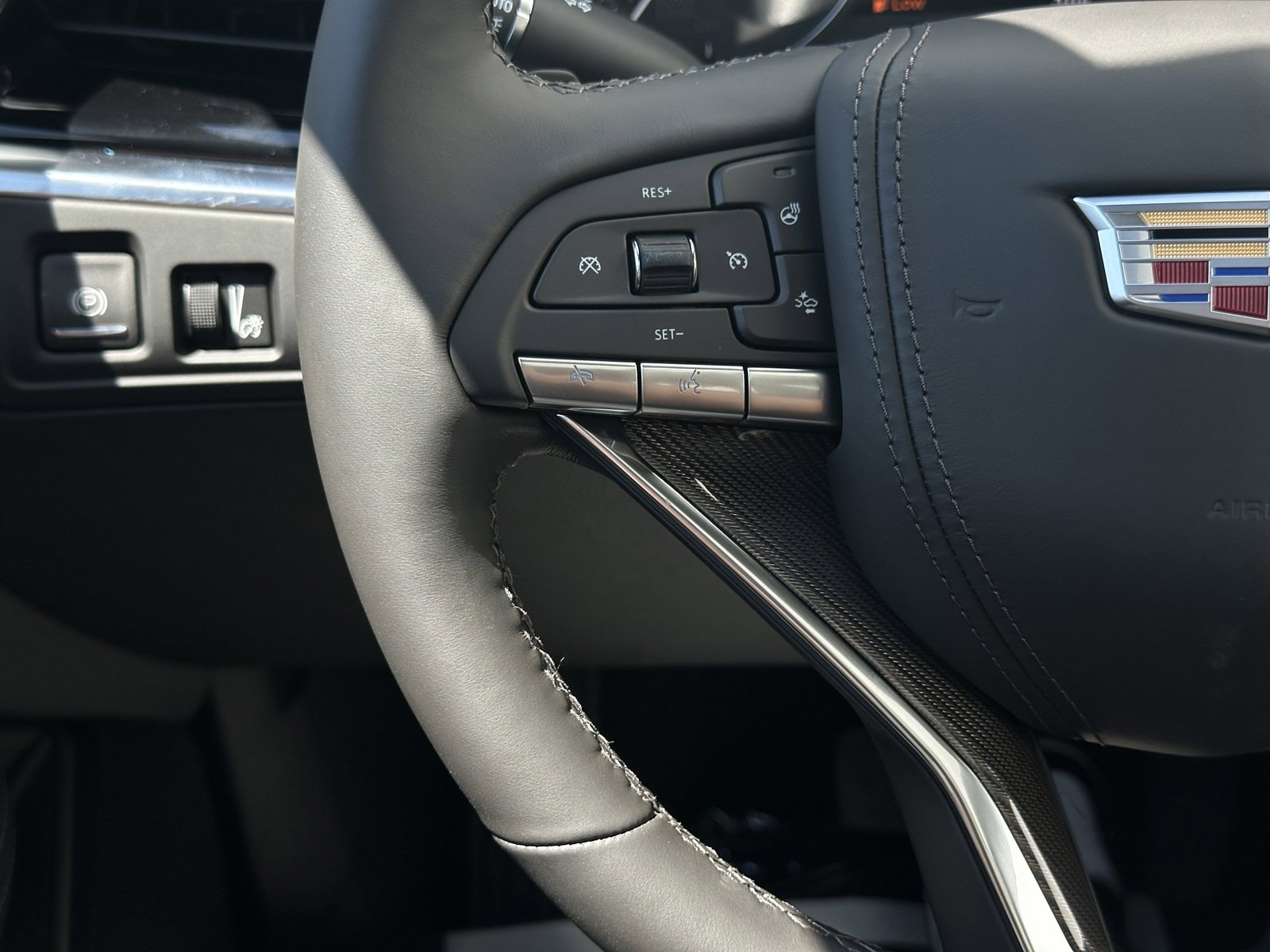 New 2025 Cadillac XT6 Premium Luxury w/ Platinum Package image 16