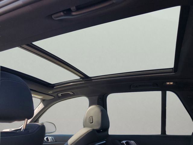 Used 2026 BMW X5 sDrive40i w/ M Sport Package image 14