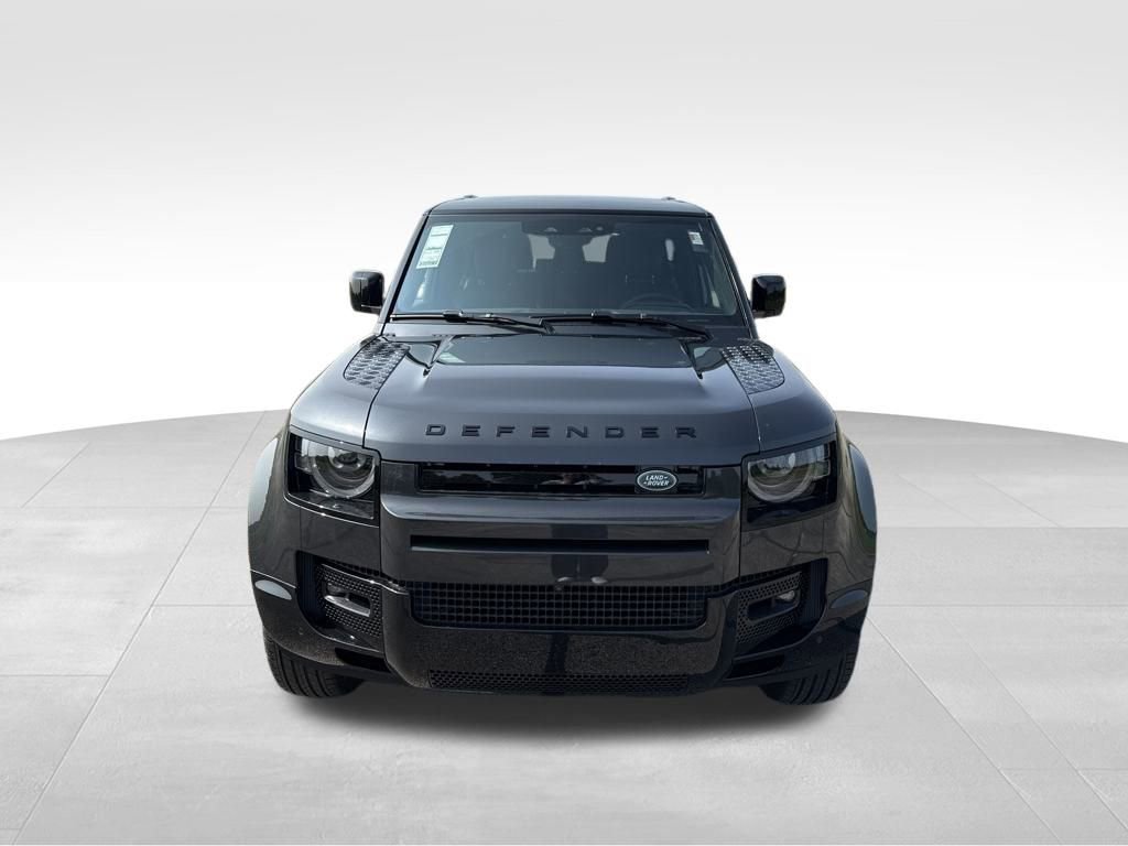 New 2025 Land Rover Defender 90 X-Dynamic SE image 4