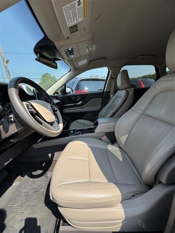 Used 2022 Lincoln Corsair AWD w/ Equipment Group 101A image 9