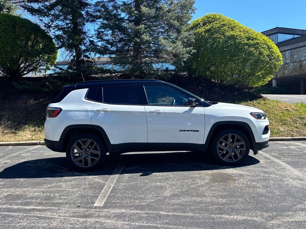 Used 2026 Jeep Compass Limited image 8