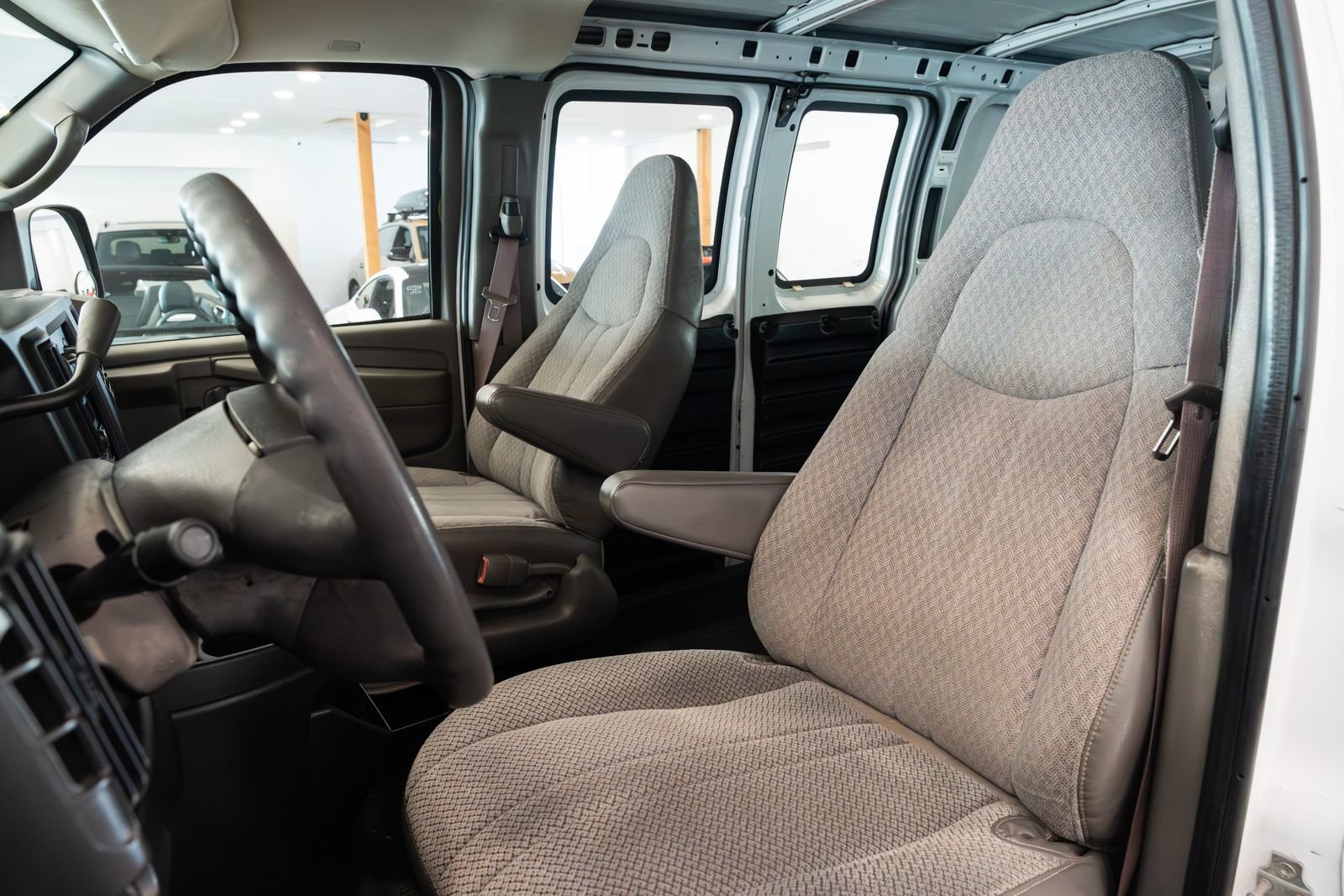 Used 2006 GMC Savana 1500 RWD image 17
