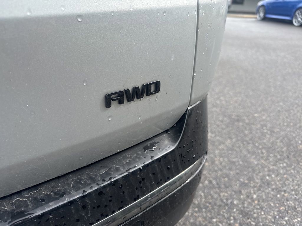 Used 2019 Chevrolet Traverse Premier w/ Redline Edition AWD/4WD image 24