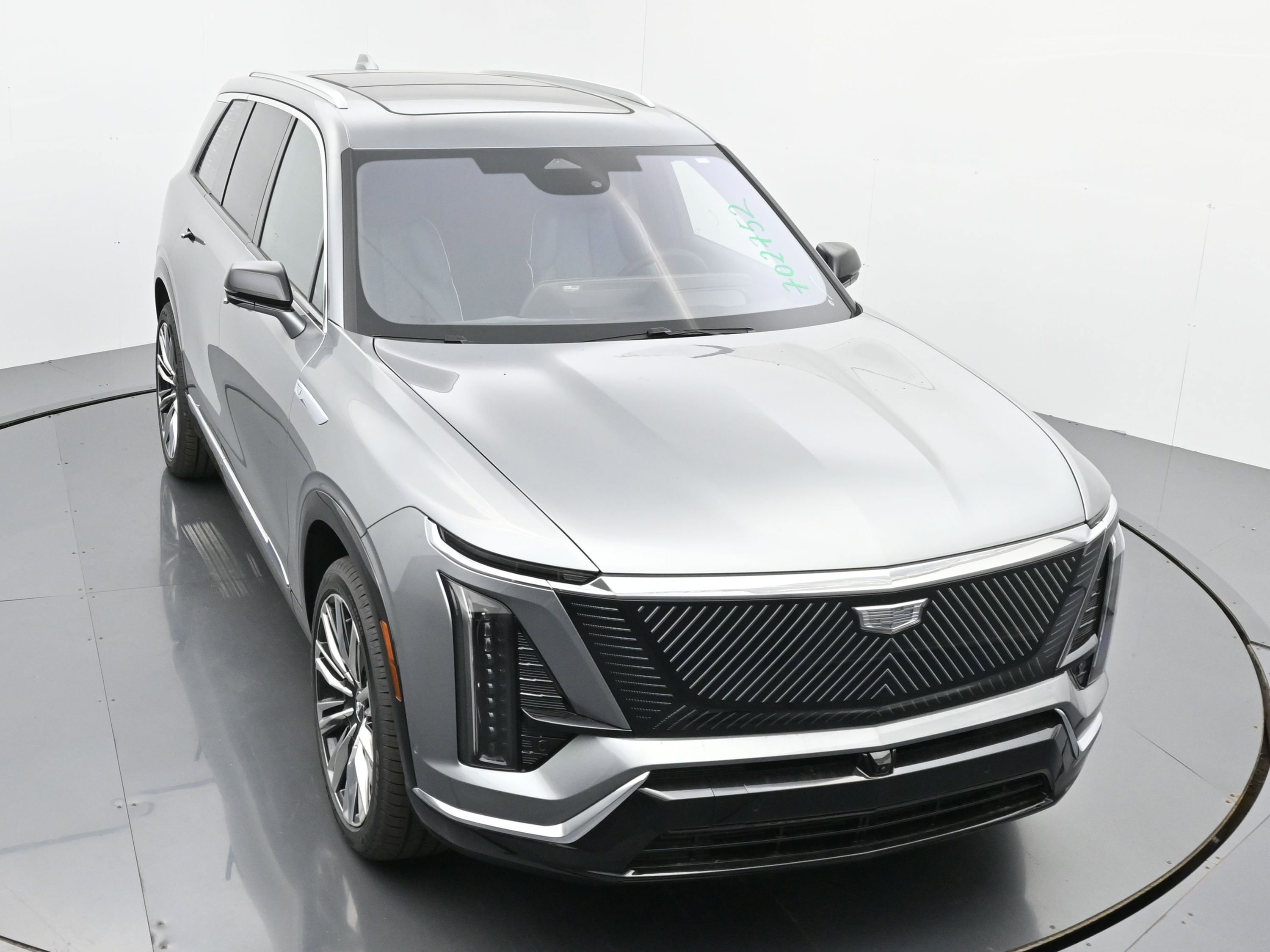 New 2026 Cadillac Vistiq Premium Luxury w/ LPO, Floor Liner Package image 30