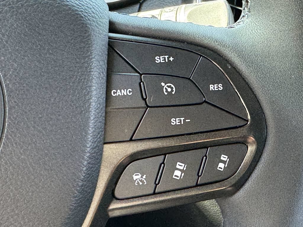 Used 2022 Jeep Cherokee Trailhawk w/ Premium Leather Package AWD/4WD image 26