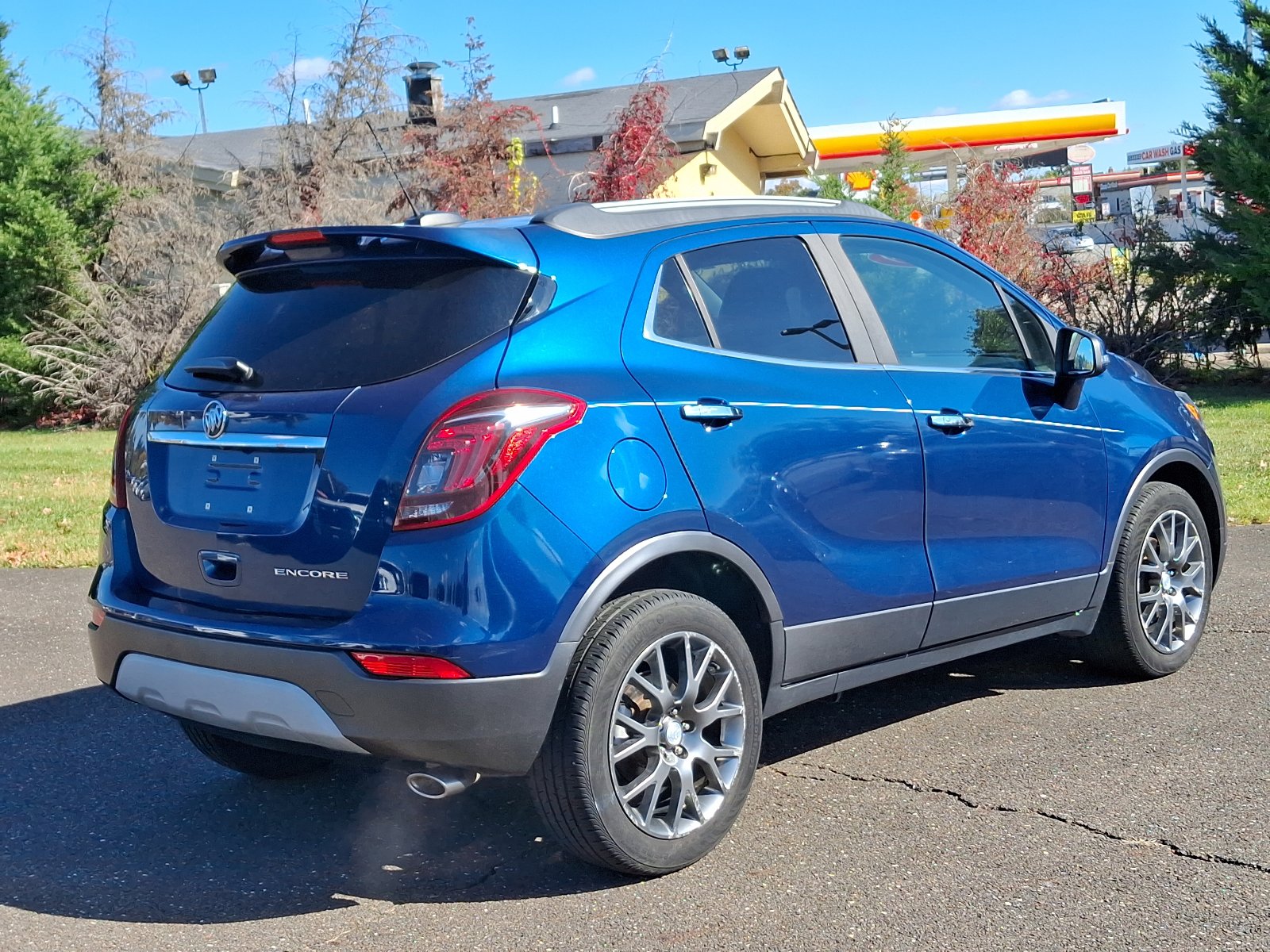 Used 2019 Buick Encore Sport Touring image 6