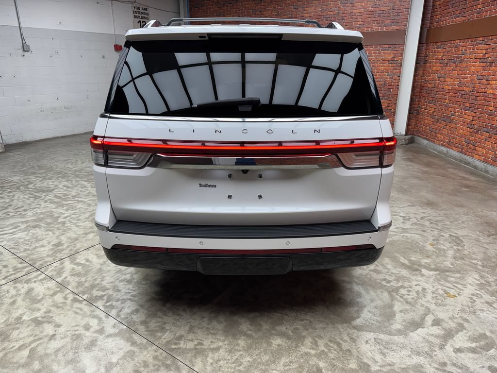 Used 2024 Lincoln Navigator L Reserve AWD/4WD image 5