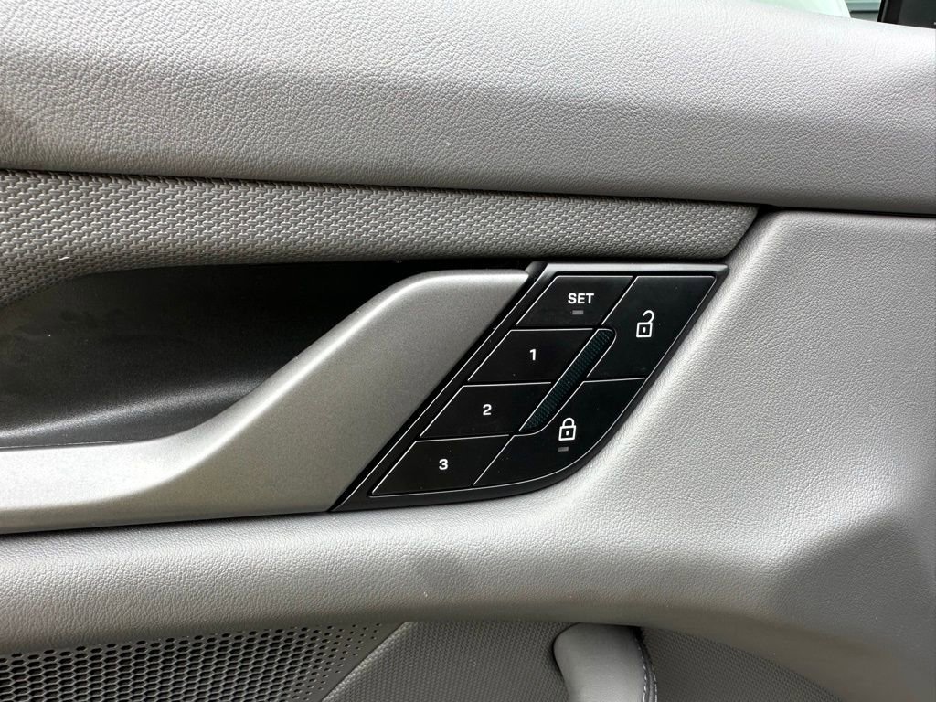 Certified 2025 Porsche Taycan 4 Cross Turismo image 20