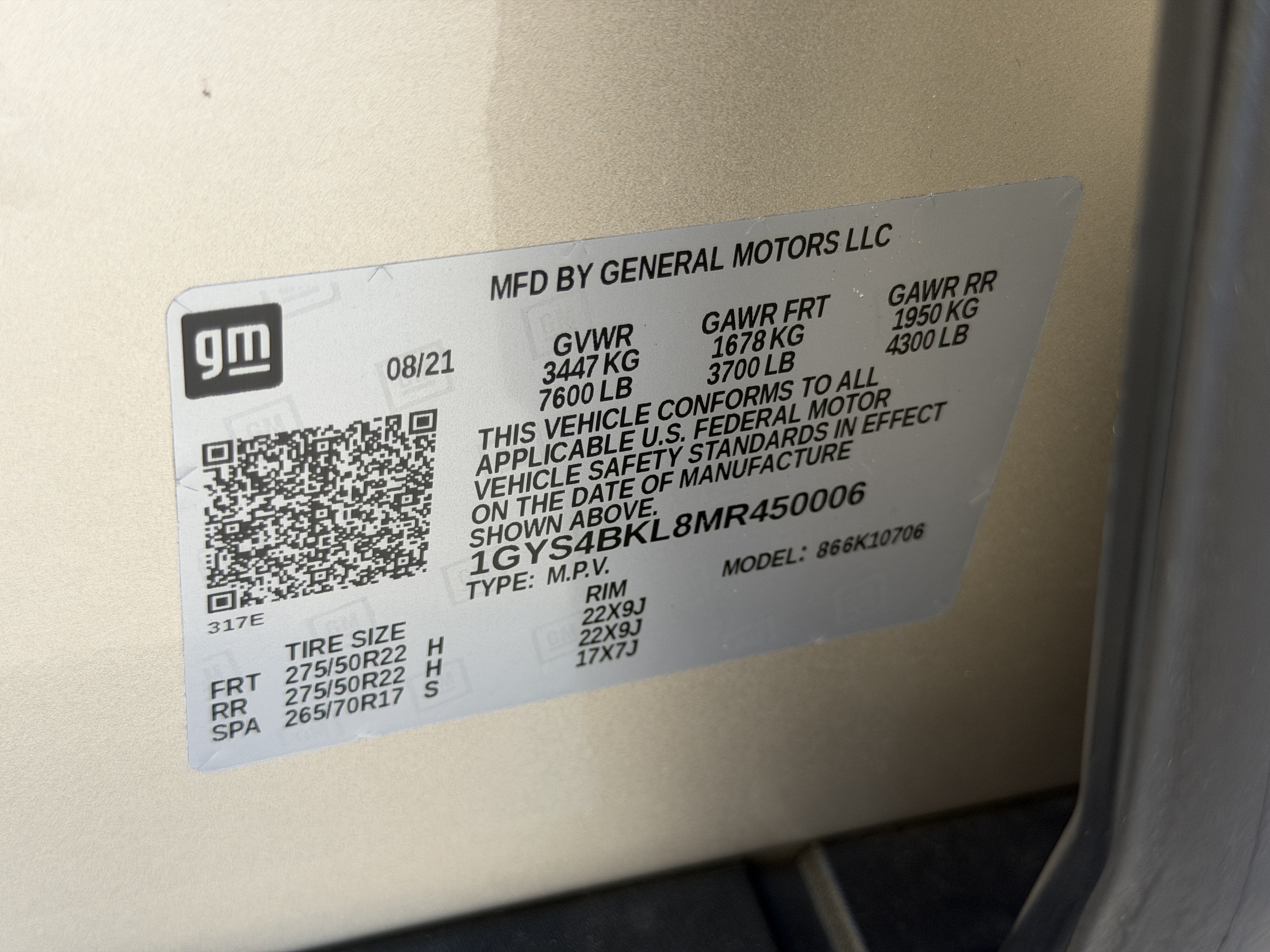 Used 2021 Cadillac Escalade Premium Luxury w/ LPO, Illumination Package AWD/4WD image 39