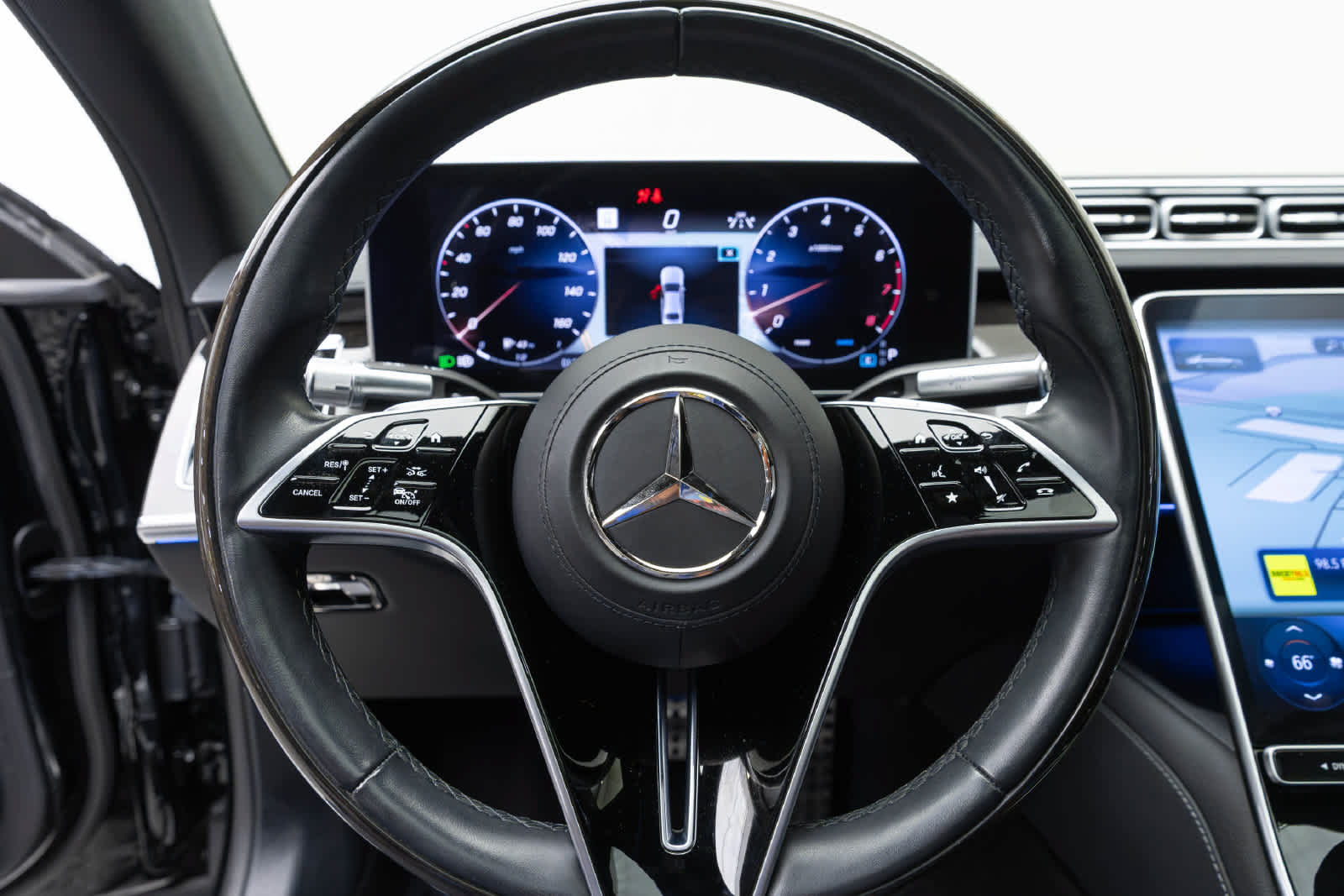 Used 2023 Mercedes-Benz S 500 4MATIC w/ AMG Line image 8