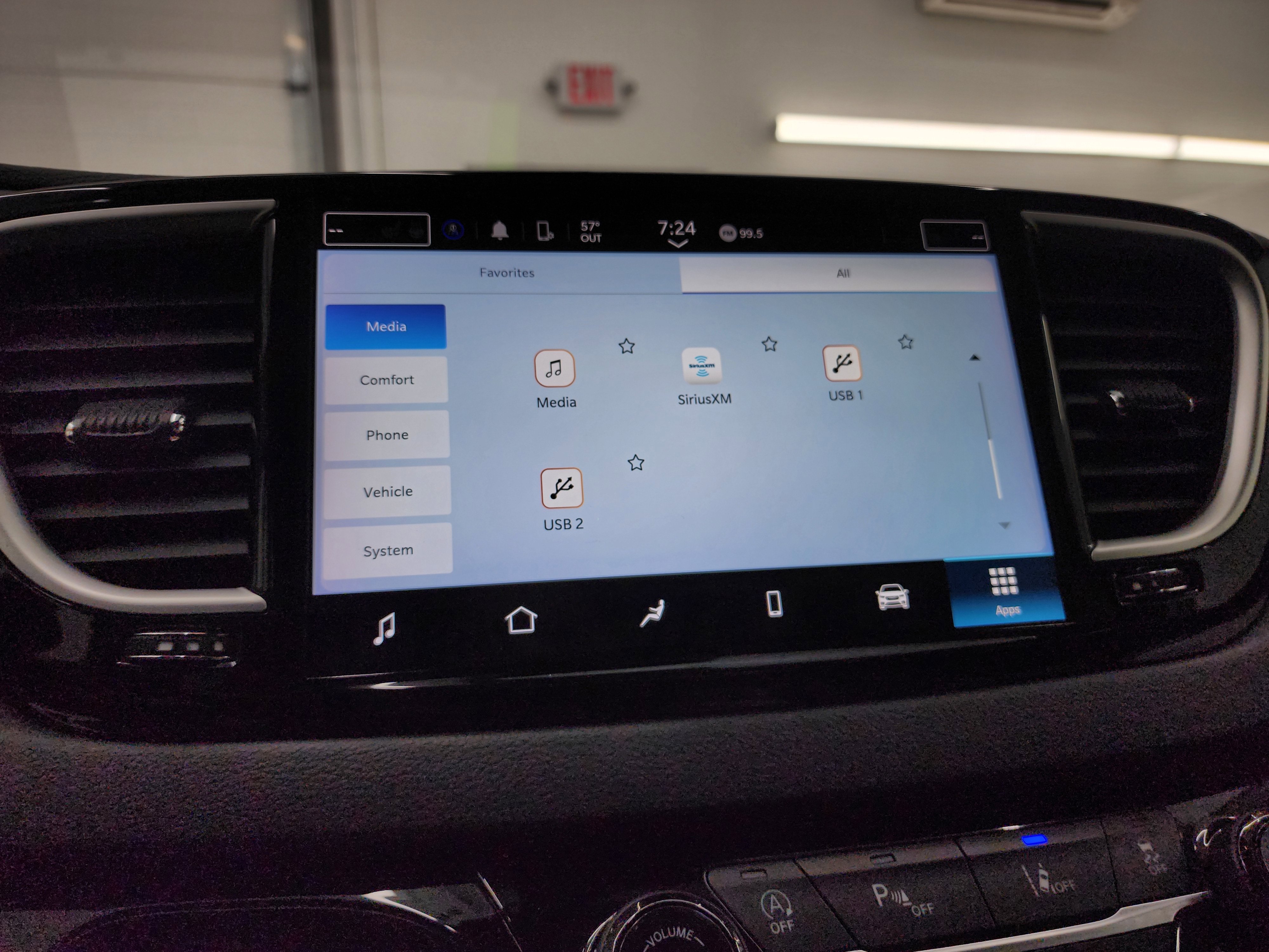 Used 2024 Chrysler Pacifica Touring-L FWD image 55