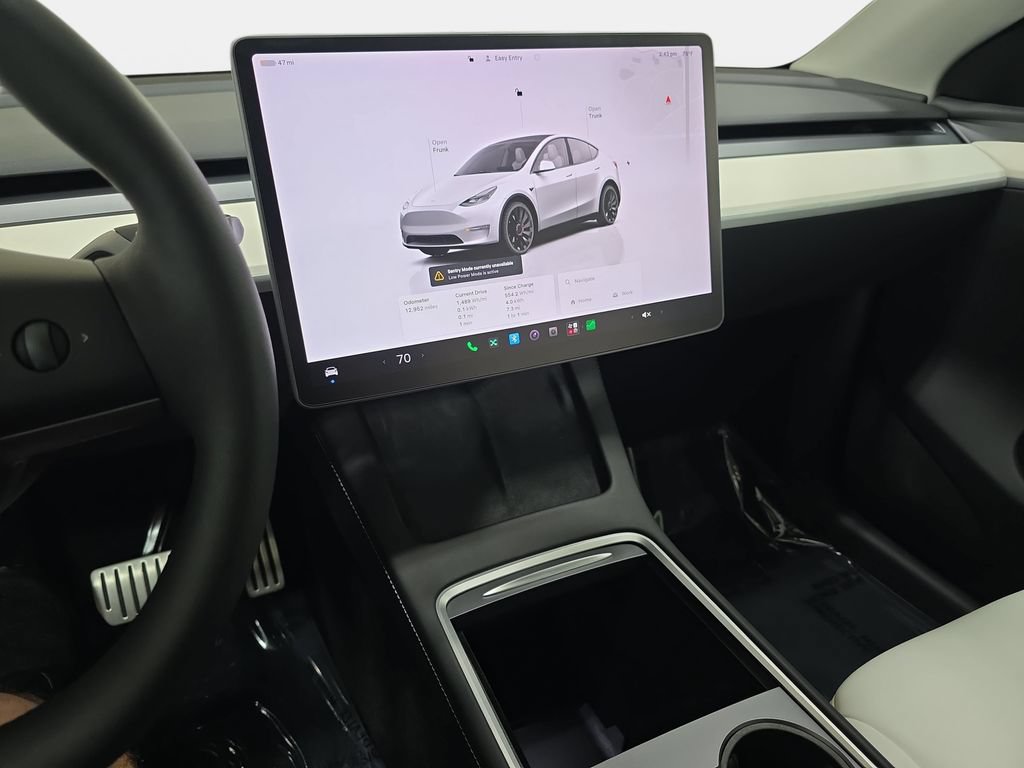 Used 2024 Tesla Model Y Performance AWD/4WD image 20