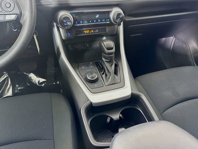 Used 2021 Toyota RAV4 LE AWD/4WD image 24