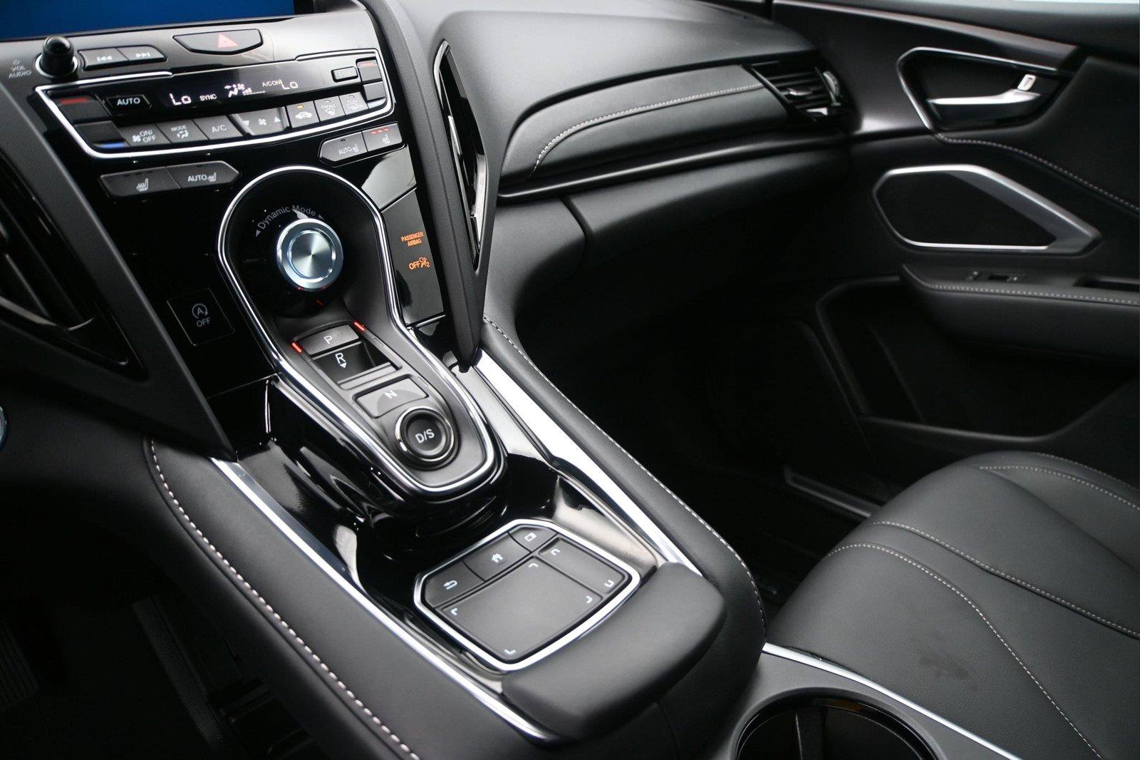 Used 2025 Acura RDX SH-AWD image 4