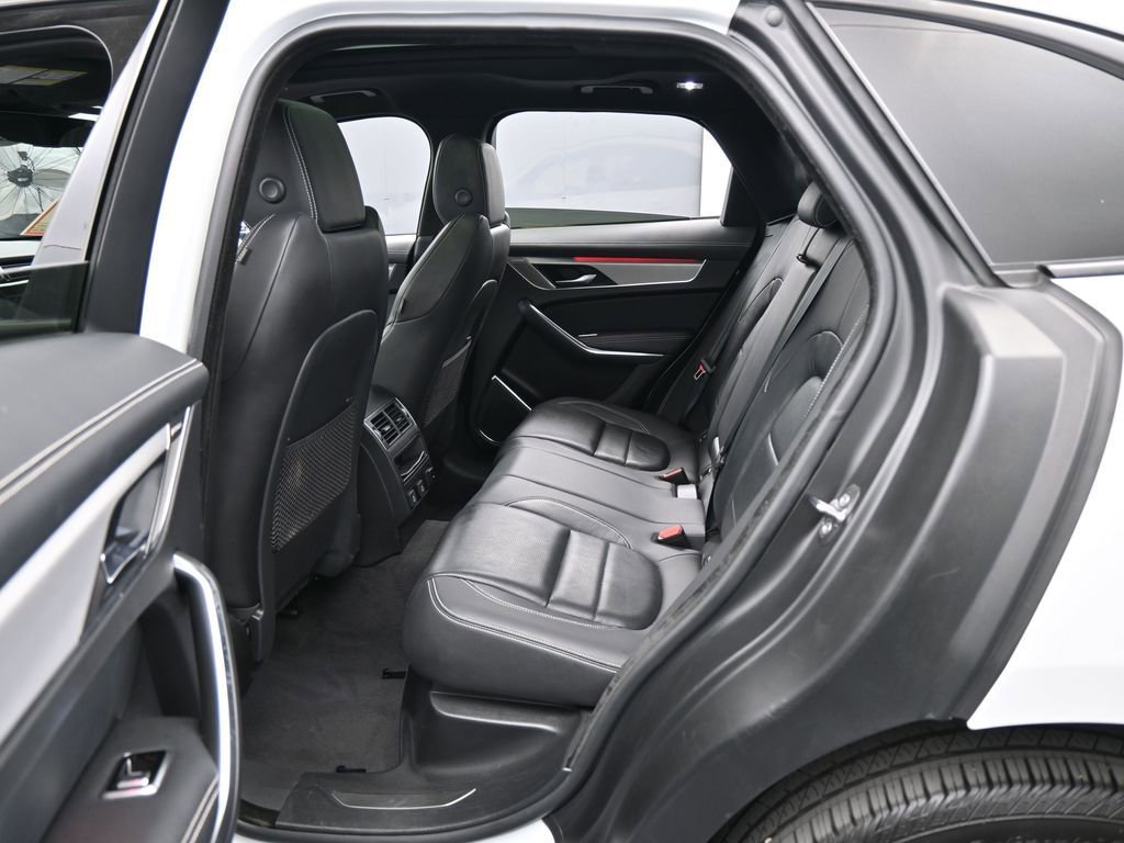 Used 2024 Jaguar F-PACE R-Dynamic S image 33