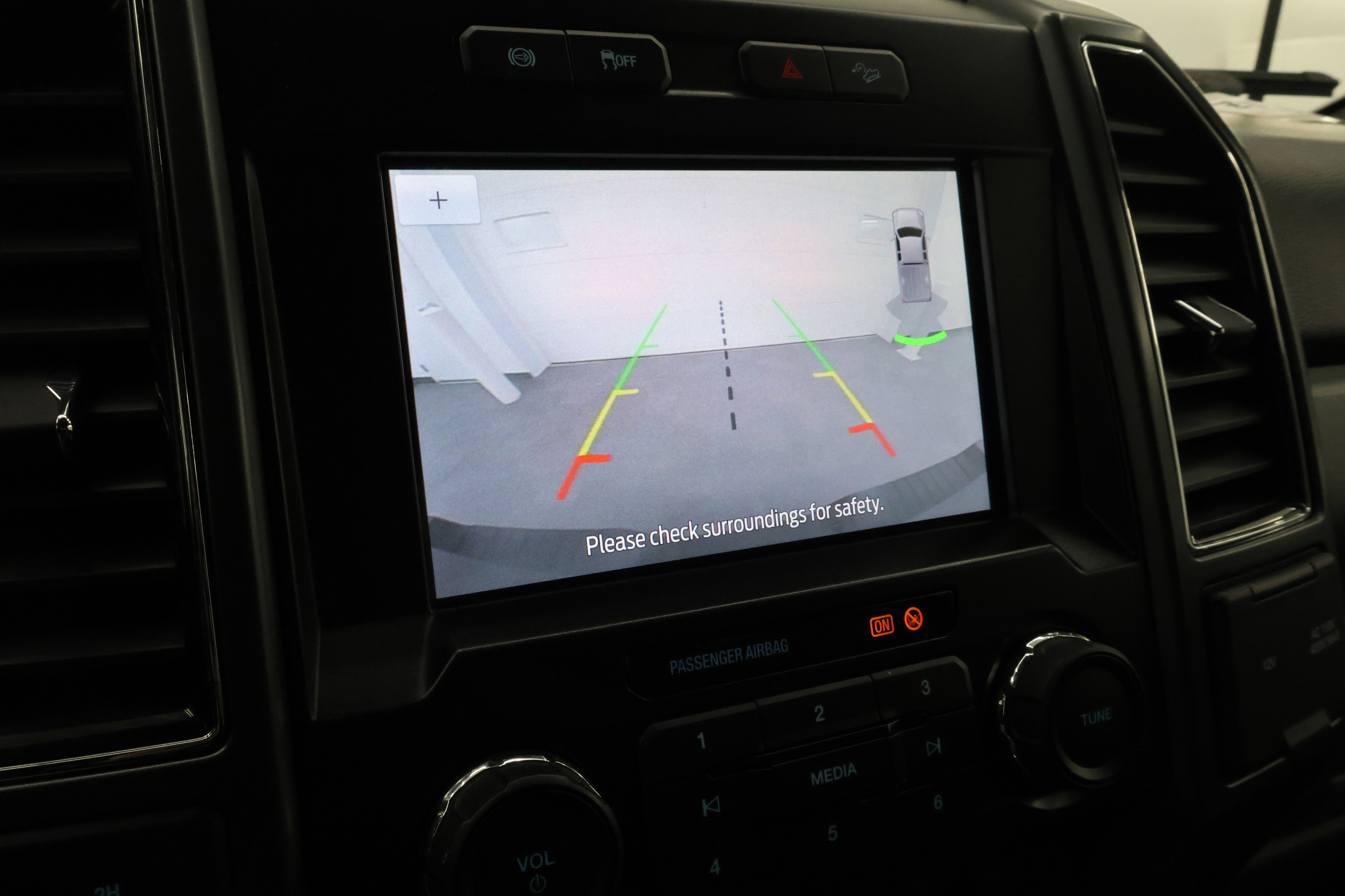 Used 2022 Ford F250 XLT w/ Black Appearance Package image 16