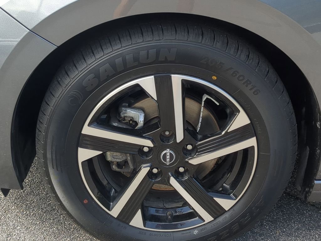 Used 2024 Nissan Sentra SV FWD image 11