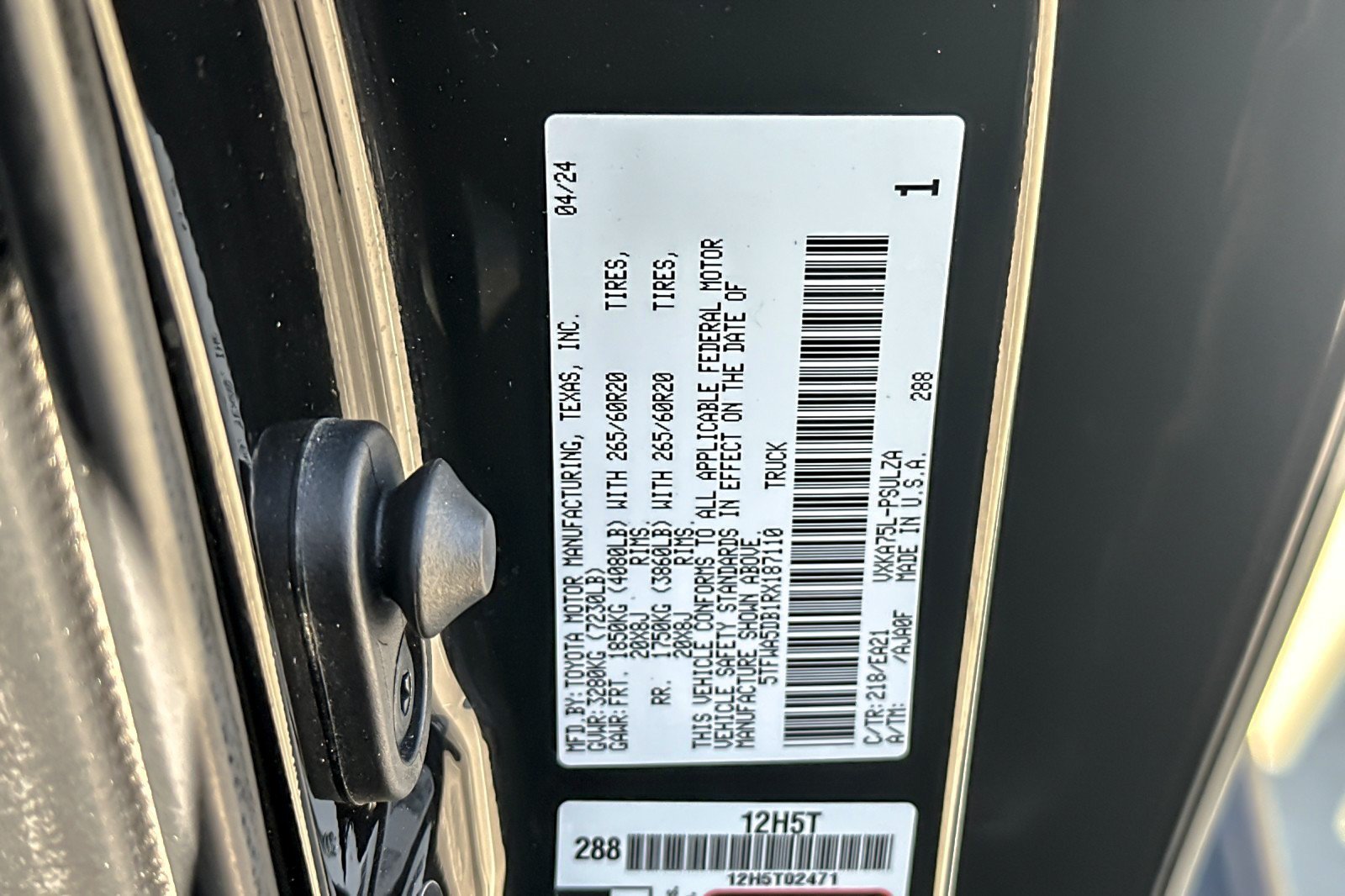 Used 2024 Toyota Tundra Limited AWD/4WD image 26
