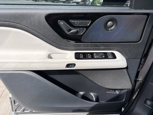 New 2027 Lincoln Aviator Reserve w/ Jet Appearance Package RWD image 9