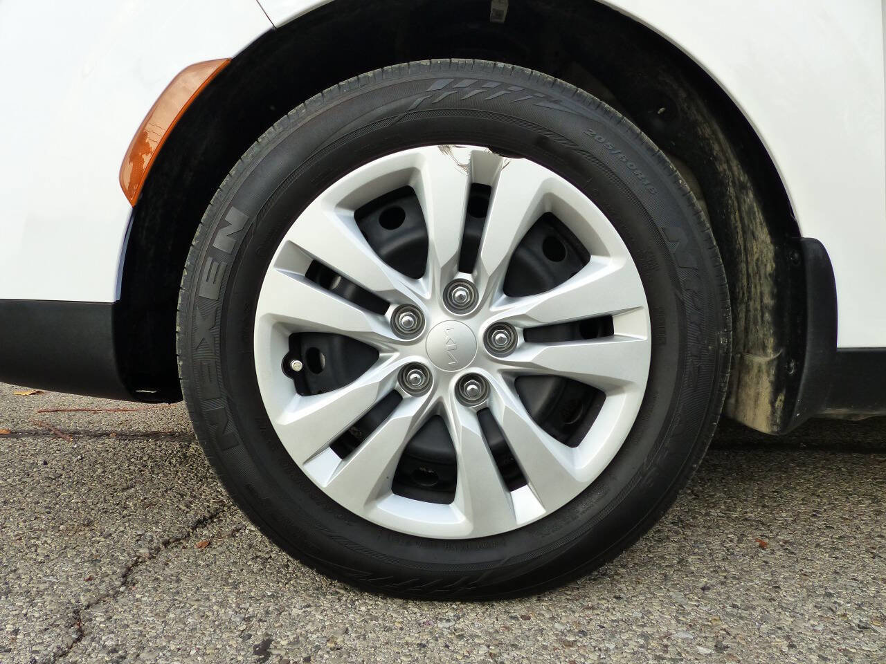 Used 2022 Kia Soul LX FWD image 12