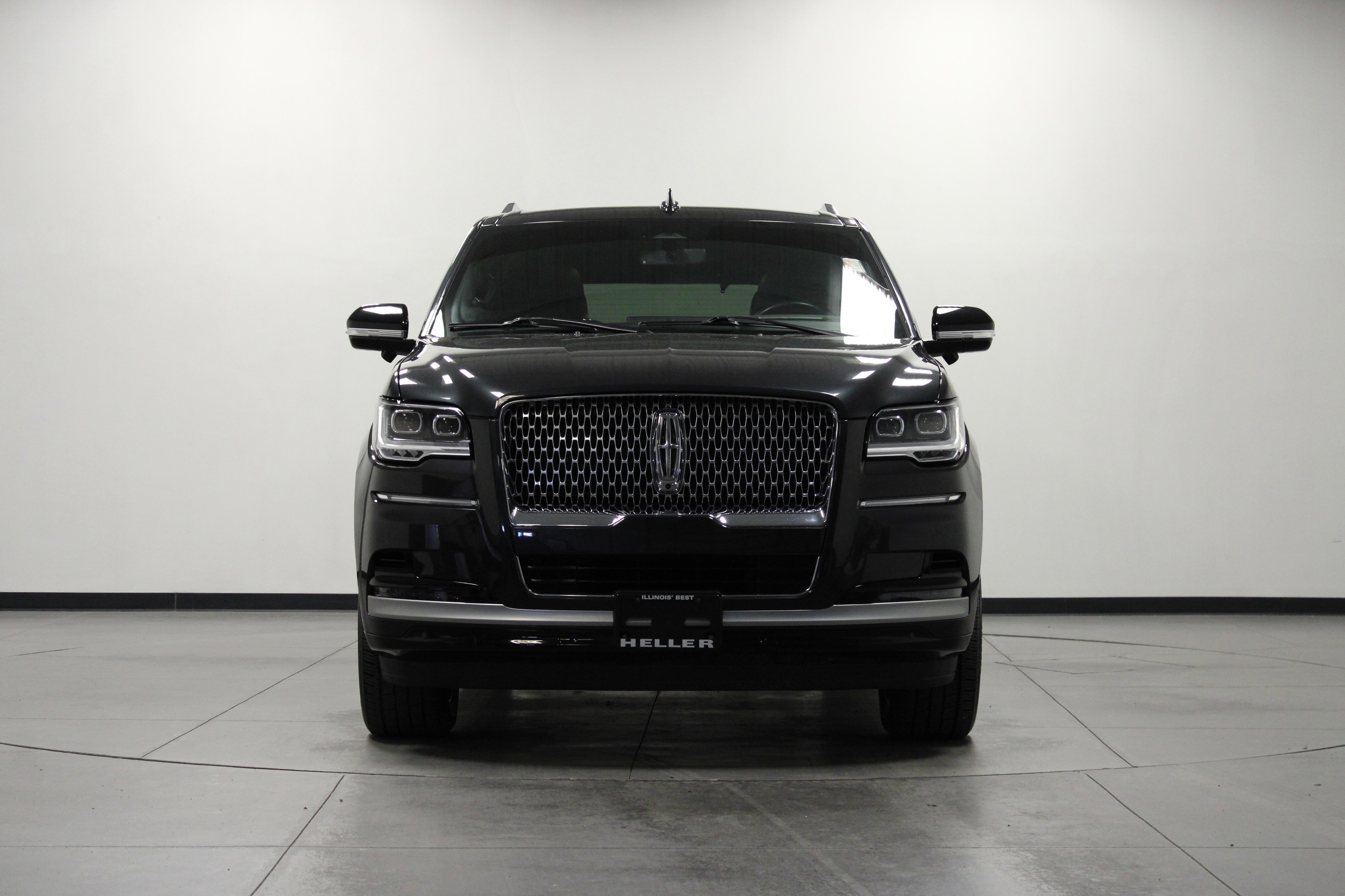 Used 2024 Lincoln Navigator Reserve w/ Equipment Group 201A image 9