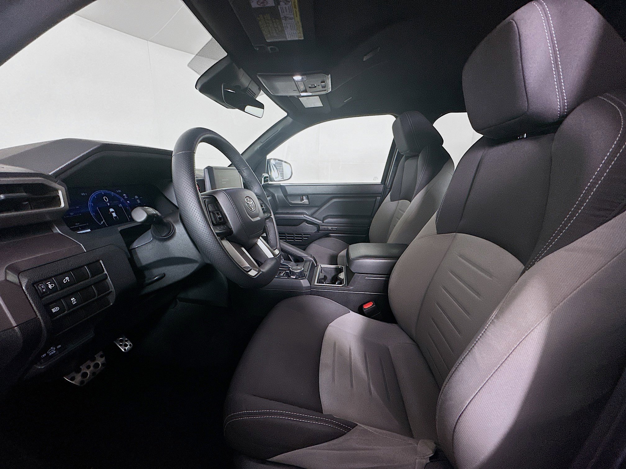 Used 2025 Toyota Tacoma TRD Sport image 13