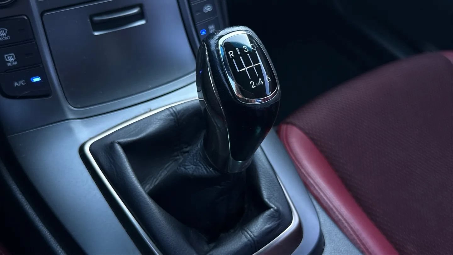 Used 2013 Hyundai Genesis 3.8 RWD image 11