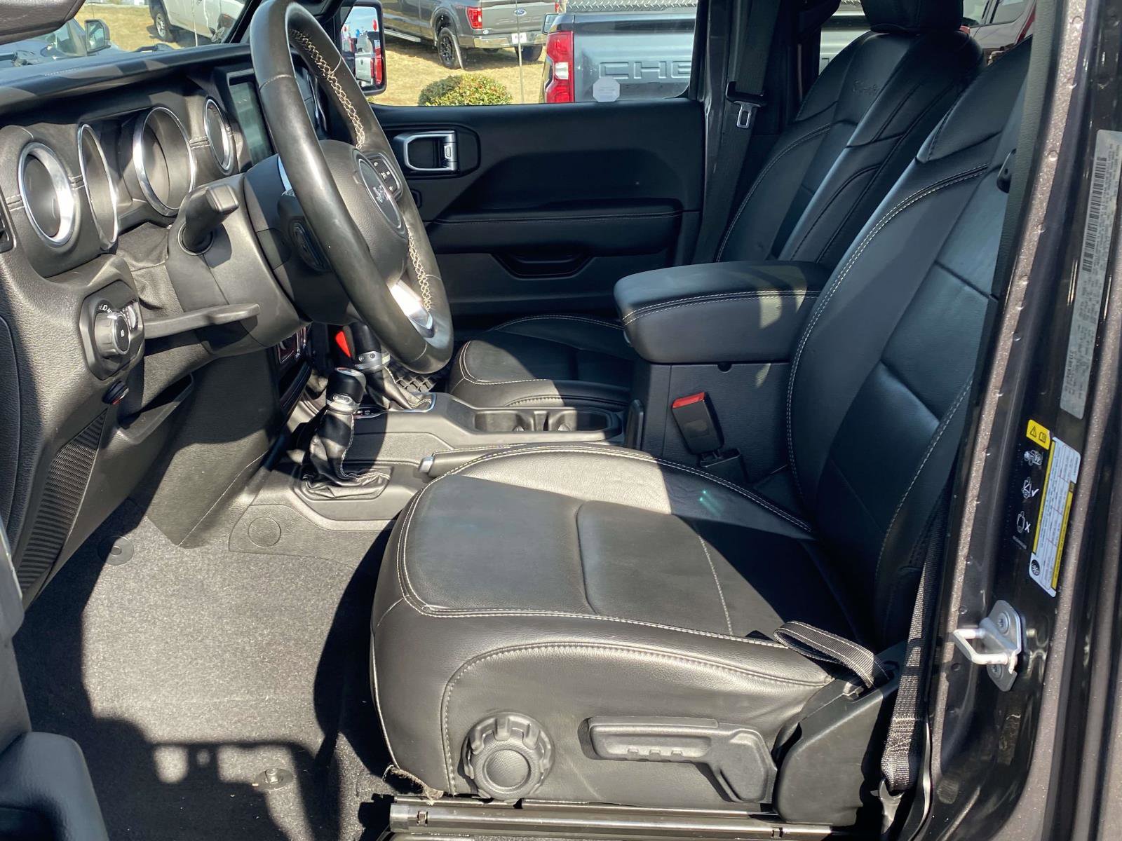 Used 2020 Jeep Wrangler Unlimited Sahara image 13