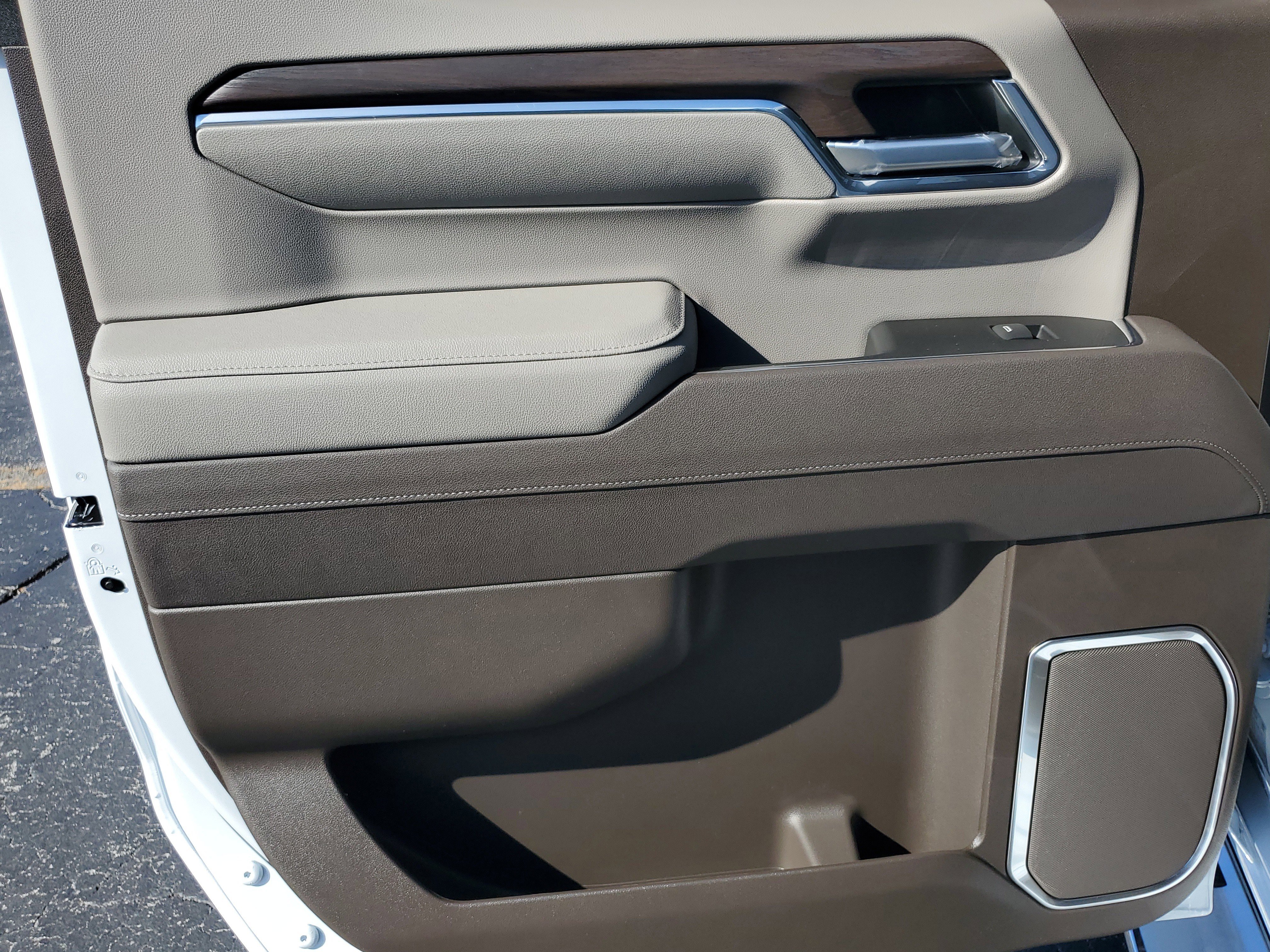 New 2026 GMC Sierra 1500 SLT image 12