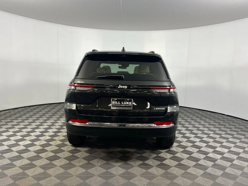 Used 2024 Jeep Grand Cherokee Limited w/ Luxury Tech Group II image 8